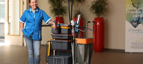 Schoonmaak medewerker