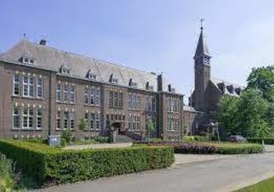 Hoofdgebouw Kloostervelden